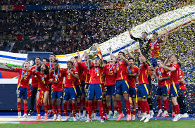 NBA球员数据榜：东契奇助攻领跑,